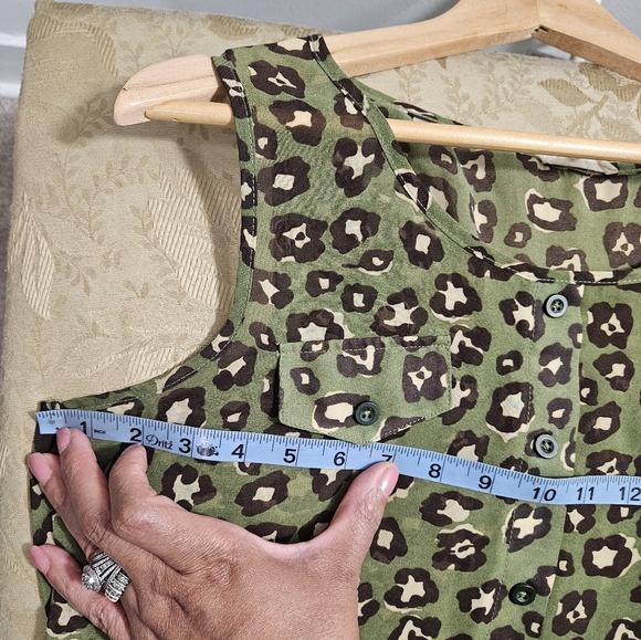 E&M Animal Print Sleeveless Blouse Womem's - Picture 5 of 9